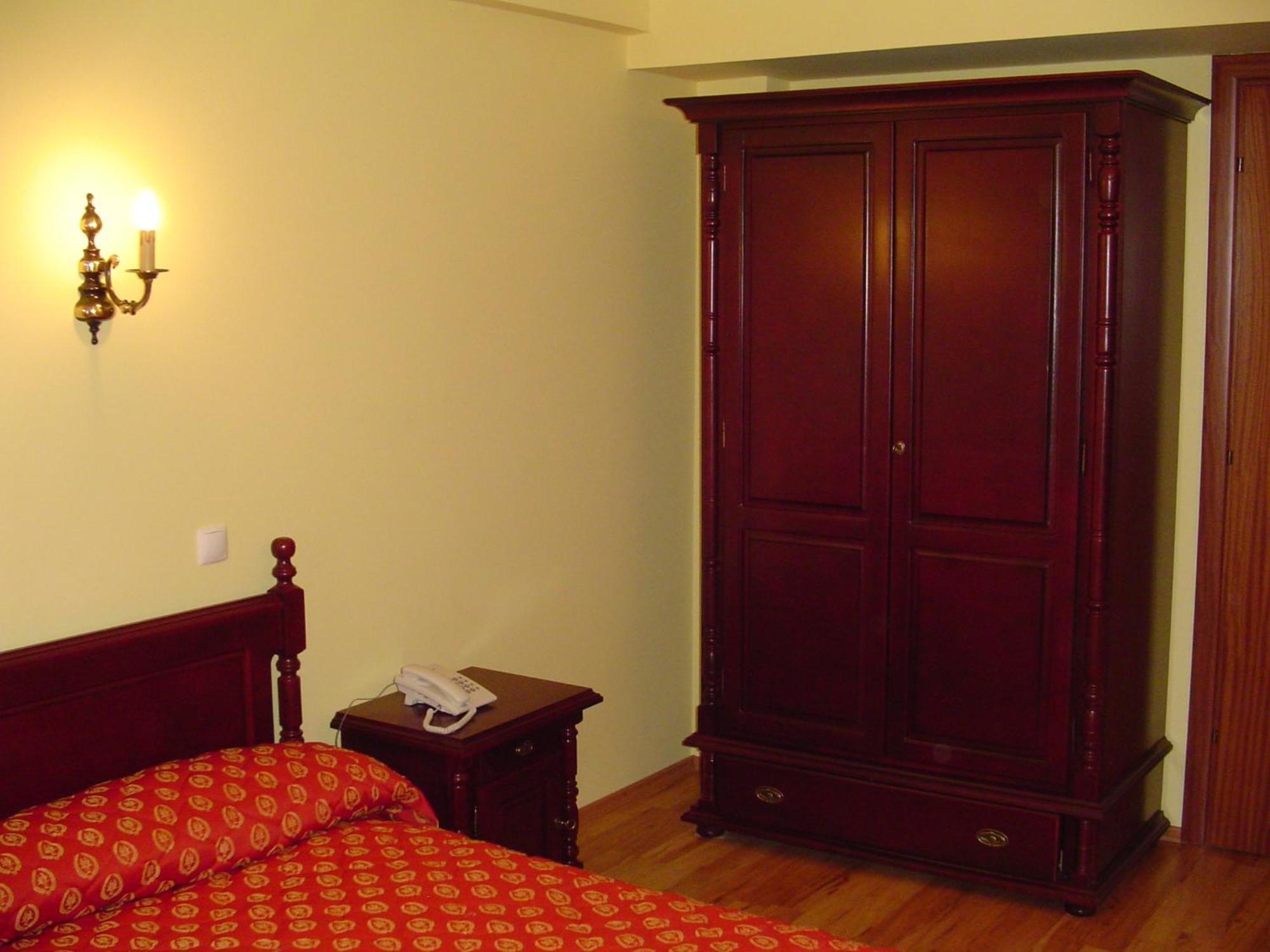 Hotel Europa Ploieşti Rum bild